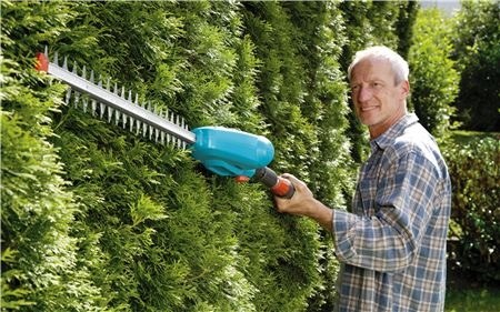 Teleskopinės gyvatvorių žirklės Gardena THS 42/18V P4; 18 V