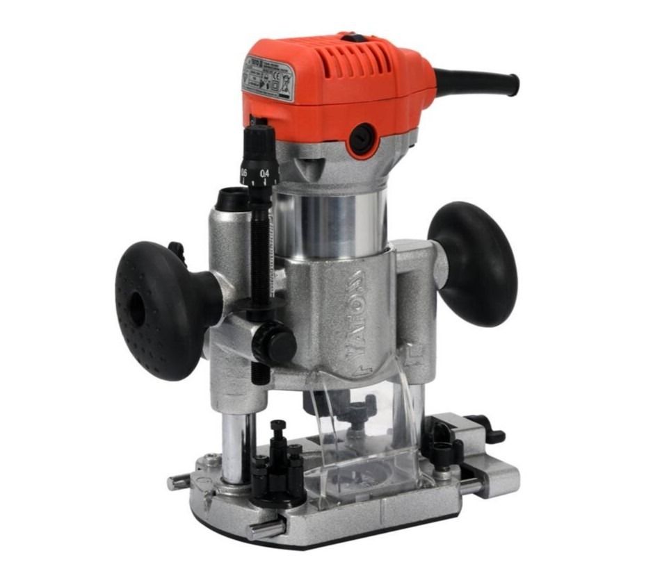 Freza Yato YT-82390; 710 W