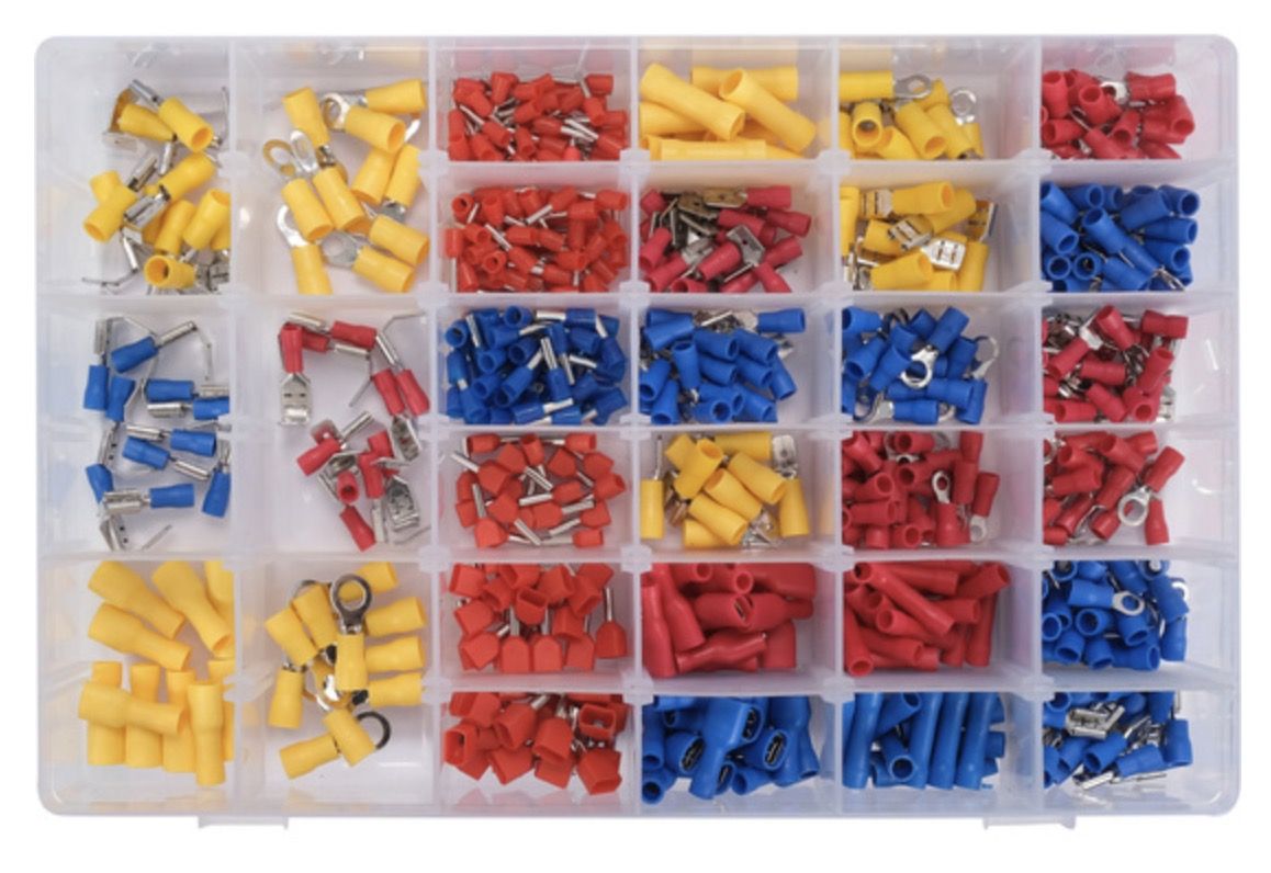 Rinkinys laidų antgaliams užspausti Yato YT-068913; 600 vnt.